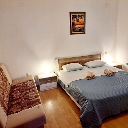 Apartments Pletikosa Brodarica  Extérieur photo