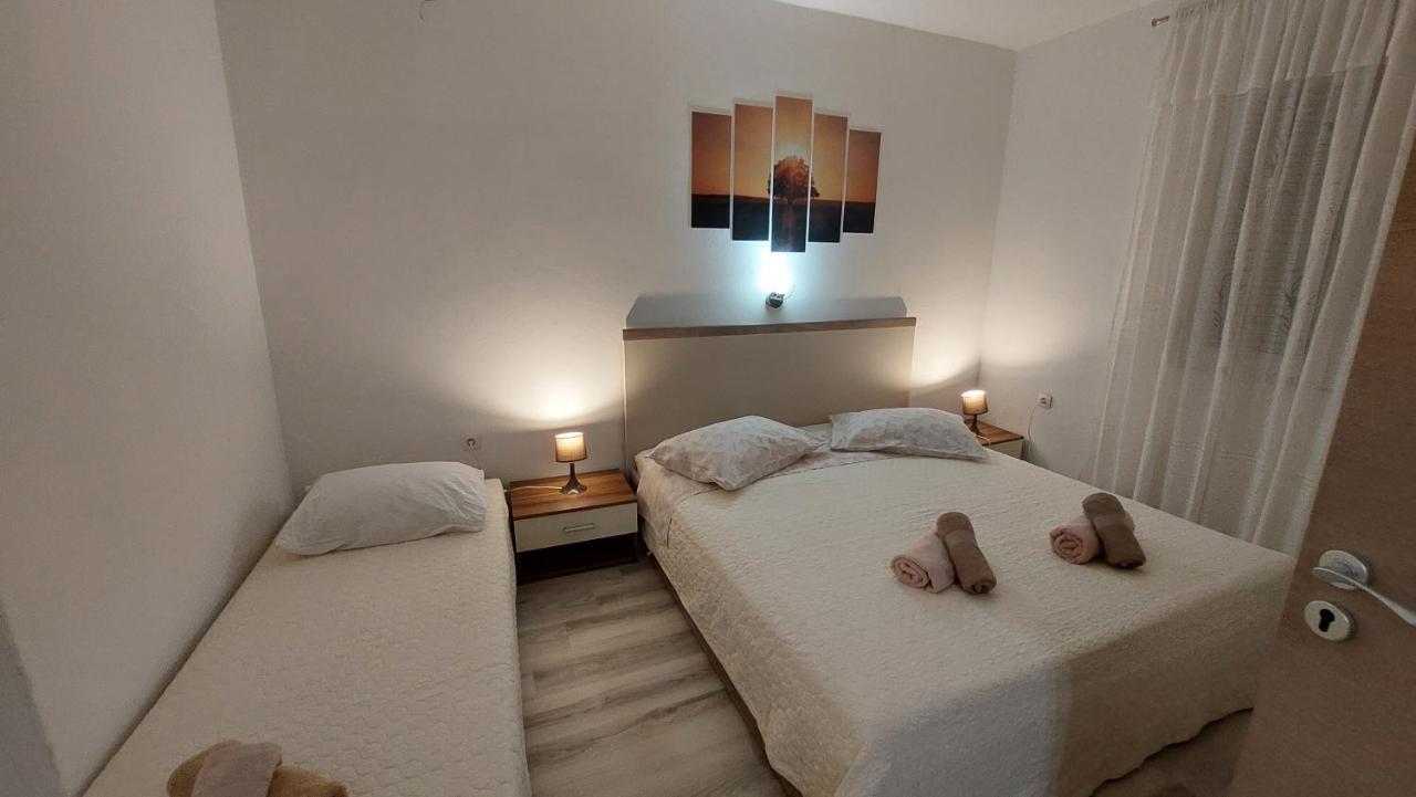 Apartments Pletikosa Brodarica  Extérieur photo
