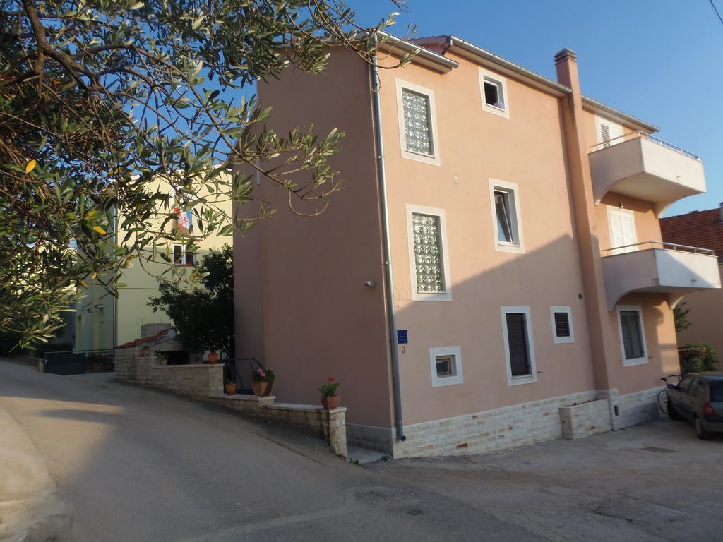 Apartments Pletikosa Brodarica  Extérieur photo